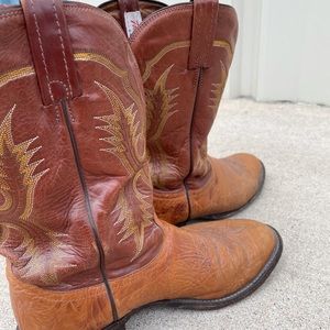 vintage Tony Lama cowboy boots!